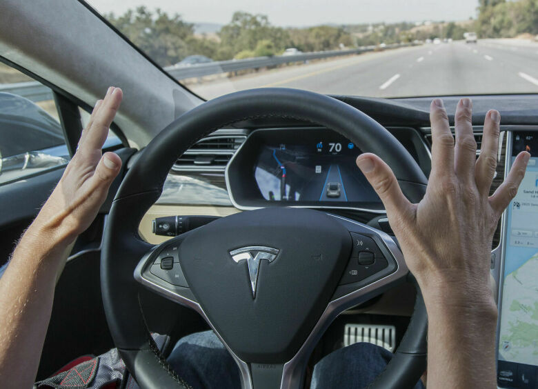 Изображение Автопилот Tesla убил своего водителя 