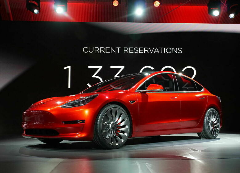 Изображение Tesla Model 3 лишилась 12 200 заказчиков