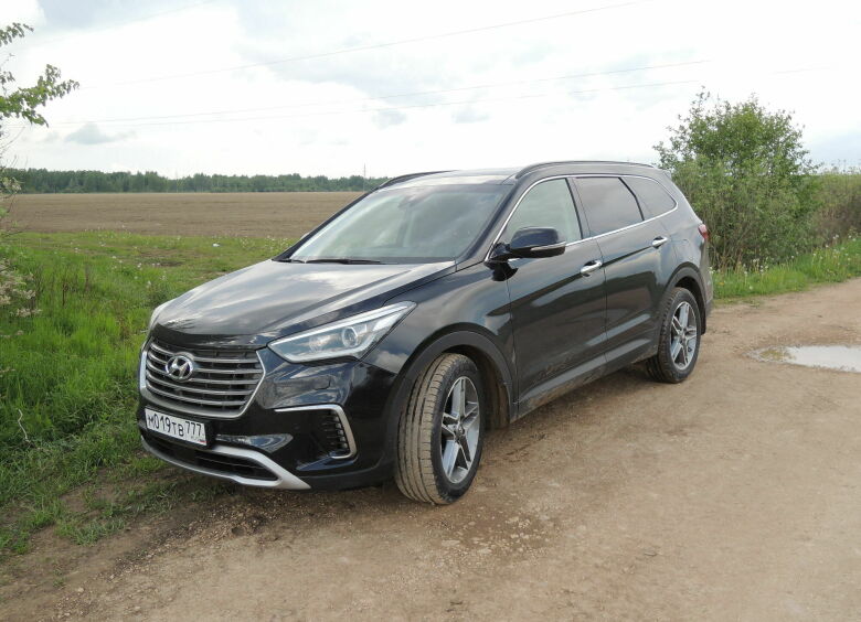 Изображение Hyundai Grand Santa Fe: VIP-маршрутку заказывали?