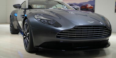 Aston Martin привезет в Россию кроссовер