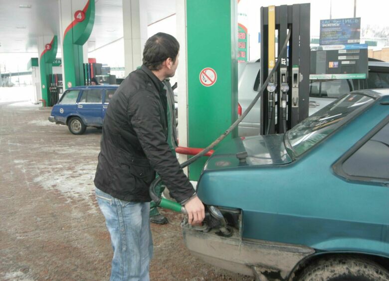 Изображение Цену бензина ждет скачок выше 42 рублей за литр