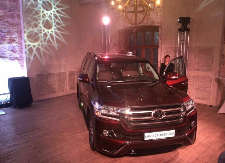 Изображение В Россию приехал новый Toyota Land Cruiser 200 Executive