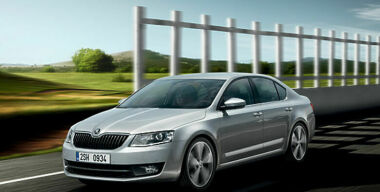 Skoda Octavia в городе без надзирателя