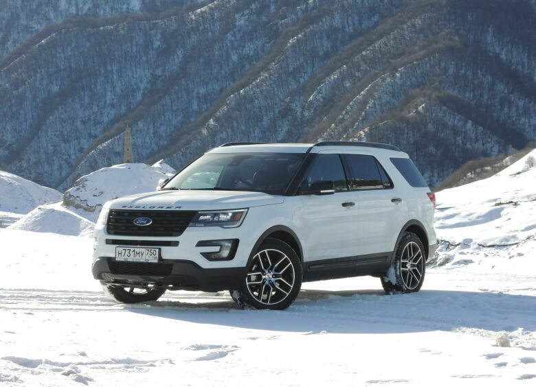 Изображение Ford Explorer: испытание горами