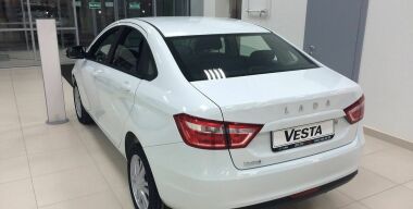 Причины, по которым россияне не хотят покупать LADA Vesta