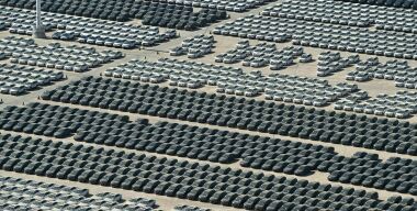 Продажи авто в январе предсказуемо рухнули