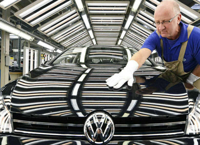 Изображение Кому Volkswagen подарит 1000 долларов