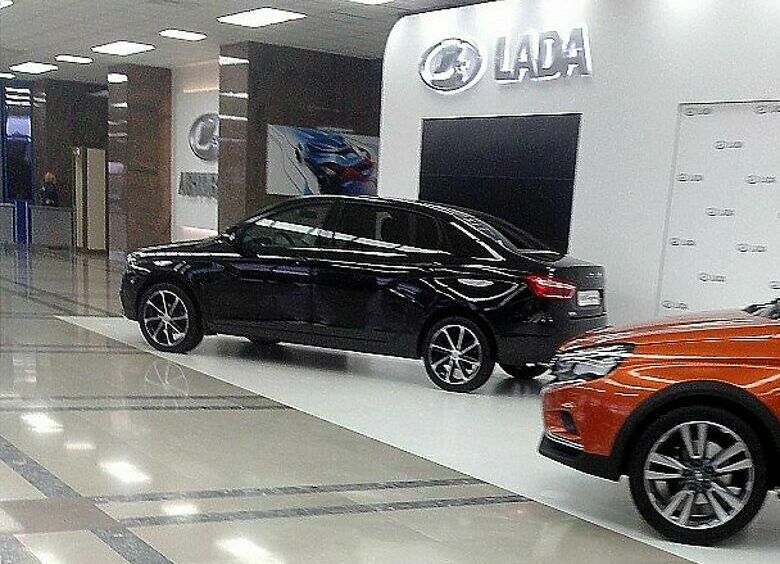 Изображение Первые фото удлиненной LADA Vesta