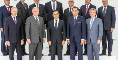 Глава АВТОВАЗА Бу Андерссон чинит туалеты и строит планы на будущее