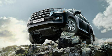 Стартовали «живые» продажи нового Toyota Land Cruiser 200