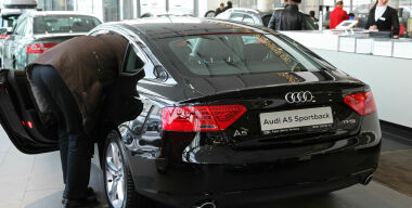 Когда выгоднее всего покупать машину