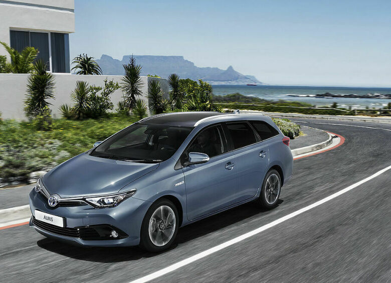 Изображение У Toyota Auris новые моторы и перенастроена подвеска 