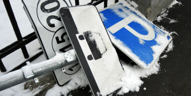 Как разгрузить центр города, не повышая, и даже понижая плату за парковку