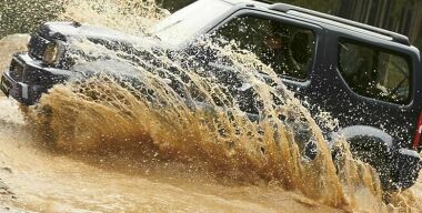 Suzuki Jimny: карета для Кончиты Вурст