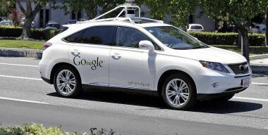 Самоуправляемый Lexus попал в ДТП