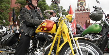 Байкерам разрешат носиться между рядами