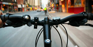 Мэрия и Дептранс предлагают отправиться на работу на велосипеде