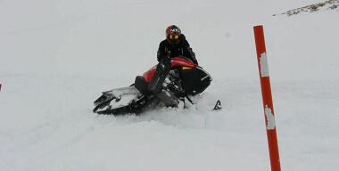 Где можно научиться высшему снегоходному пилотажу