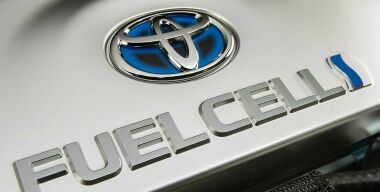 Водородные машины Toyota смогут ездить быстрее и дольше