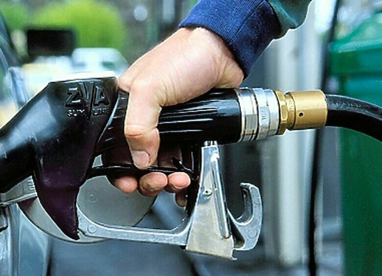 Изображение В России теперь самые дешевые бензин и машины