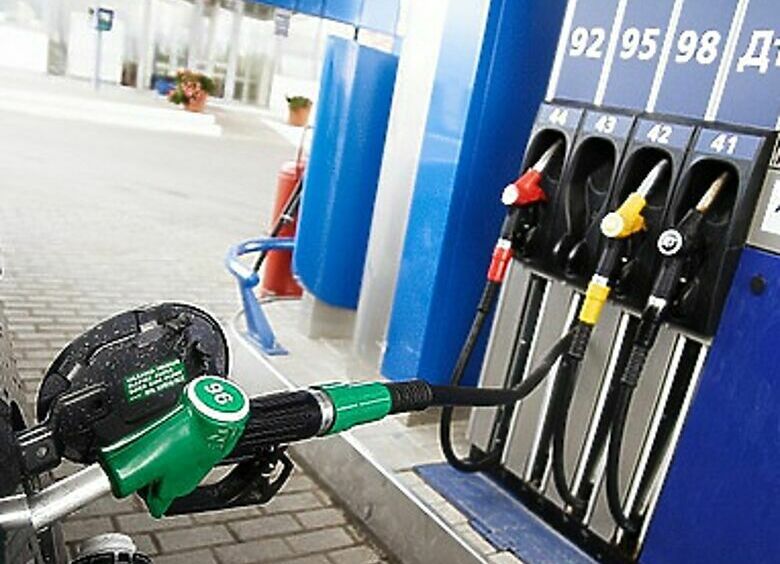 Изображение Почему бензин в России дорожает, когда во всем мире — дешевеет