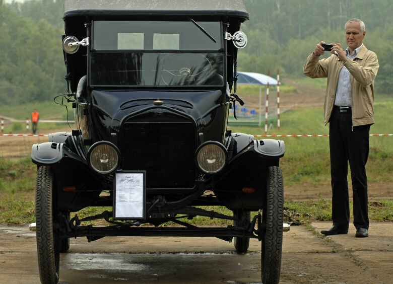 Изображение Зачем Ford скупает долю Sollers