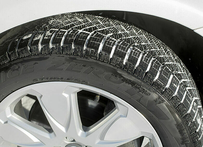 Изображение Зимние шины Pirelli Ice Zero FR: север без шипов 