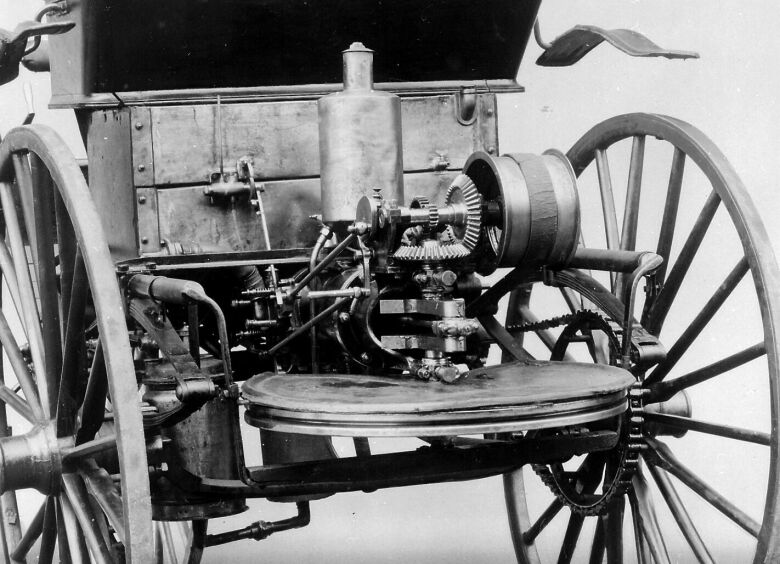 Изображение Эволюция: двигатель Ленуара и моторы Даймлера