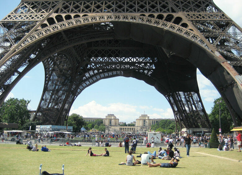 Изображение Власти Парижа ополчились на автомобили