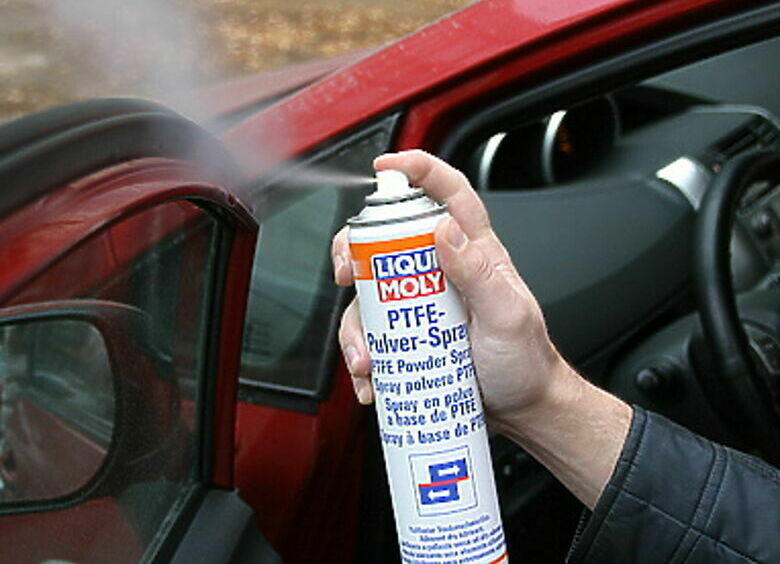 Изображение Как разморозить автомобиль после ледяного дождя