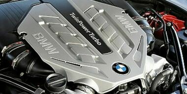 BMW отзывает машины с V8 и сокращает сервисный интервал
