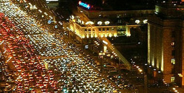 Западные урбанисты объявили войну московским автовладельцам