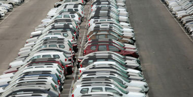 Глава РОАД Владимир Моженков опроверг слухи, что подержанные авто запретят продавать в обход дилеров