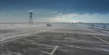 Как правильно водить машину в сильный снегопад