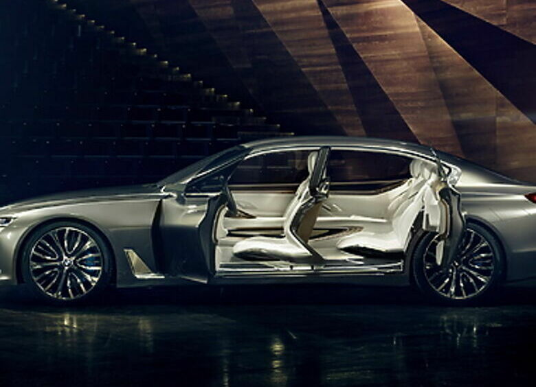 Изображение BMW в погоне за Mercedes