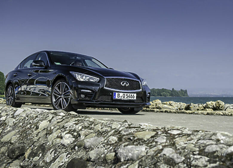 Изображение Infiniti Q50: немецкий козырь