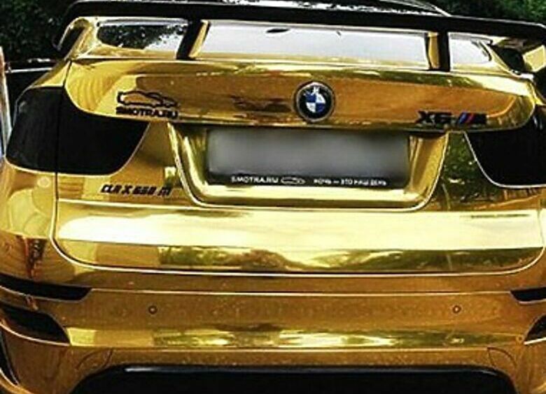 Изображение Позолоченный BMW X6М выставили на продажу за 3,5 млн. рублей