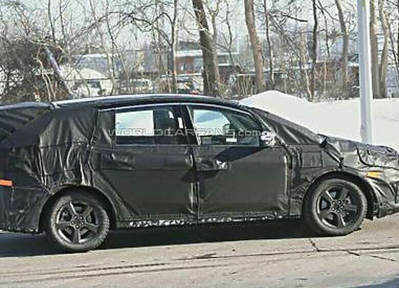 Изображение Ford S-MAX выехал на тесты