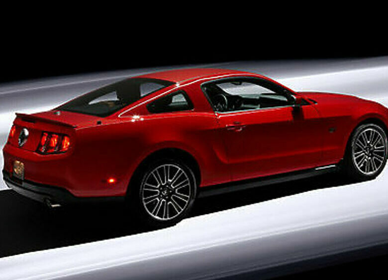 Изображение Первый Ford Mustang нового поколения уйдет с «молотка»
