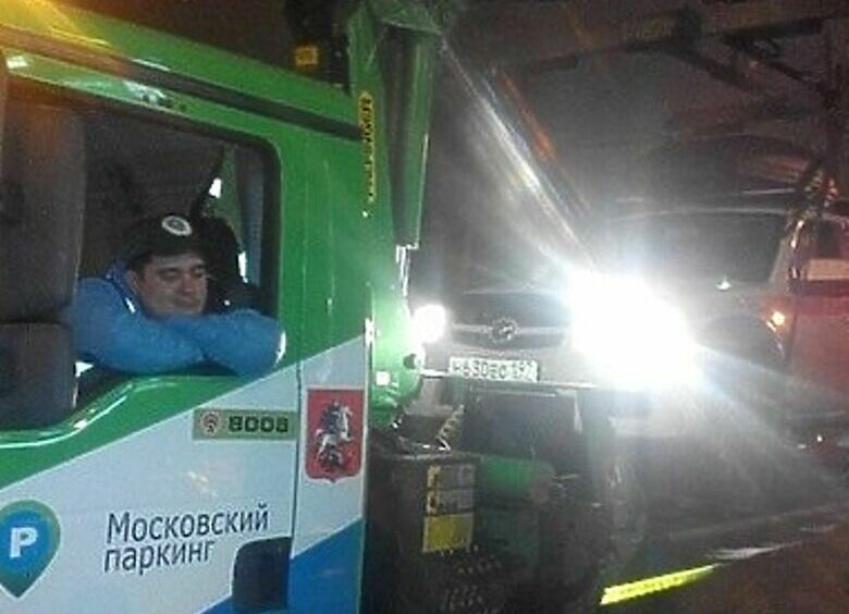 Изображение Автомобилист держит осаду от эвакуаторщиков уже 17 часов!