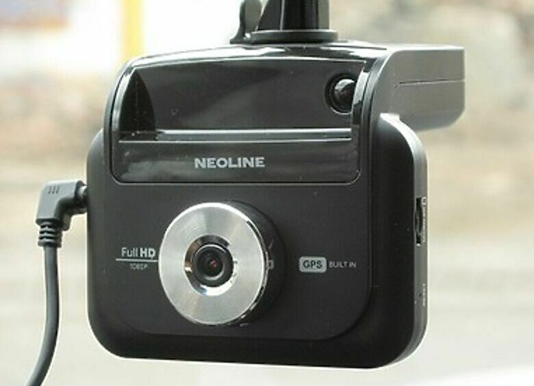 Изображение Neoline X-COP 9500: «гибрид» с сенсорным управлением