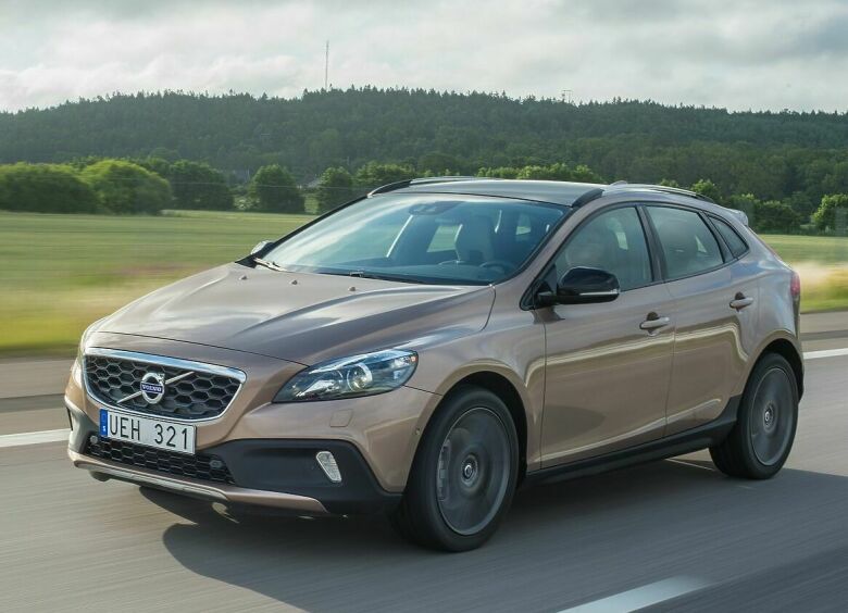 Изображение Volvo V40 одарили новыми турбодвижками