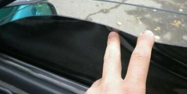Почему нельзя пользоваться занавесками на водительских окнах 