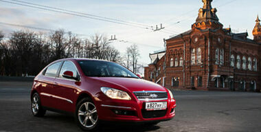 Chery M11: пластмассовый комфорт