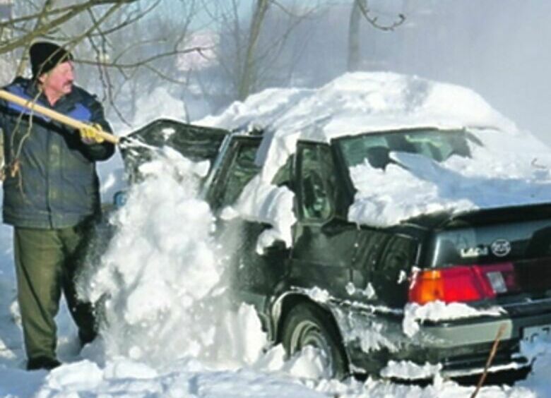 Изображение Собянин хочет запретить чистить машины от снега