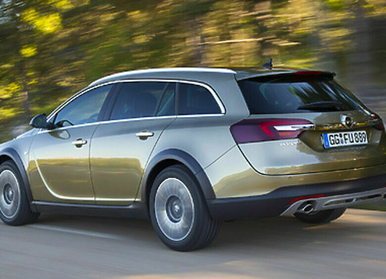 Изображение «Opel» показал внедорожную Insignia