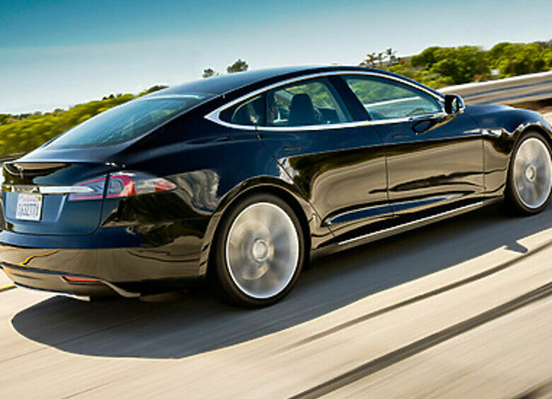 Изображение Tesla Model S прошла первые краш-тесты