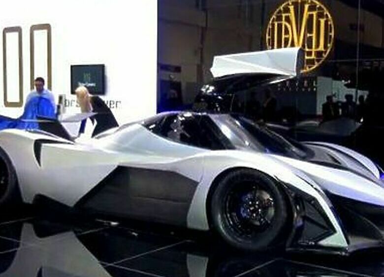 Изображение Devel Sixteen получил авиационный двигатель