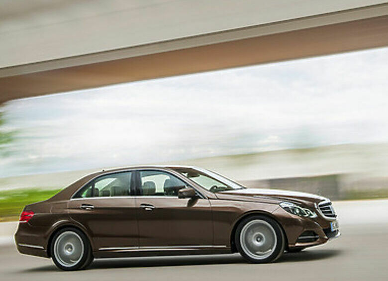 Изображение Mercedes S-класса предъявил ценник