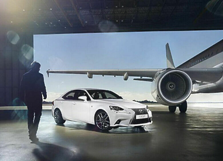 Изображение «Lexus» начал принимать заказы на новый IS
